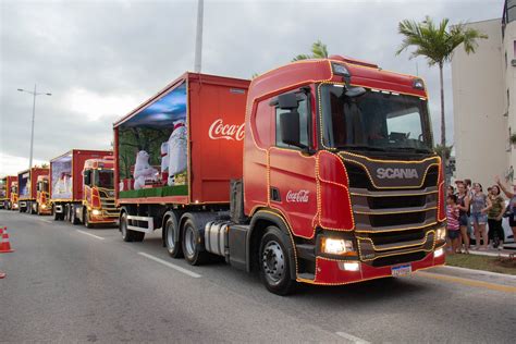 Caravana da Coca Cola vai passar por São José a presença do Papai