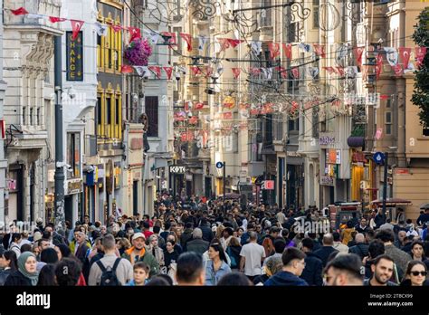 Taksim Istanbul Turkey November 15 2023 Crowd Of People On Popular