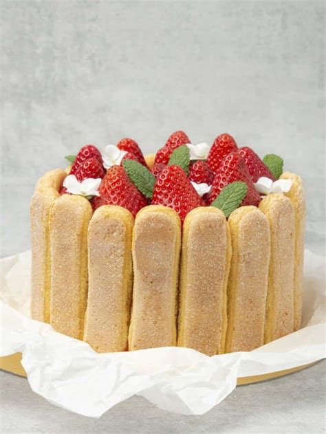 French Style Strawberry Charlotte Cake Spatula Desserts