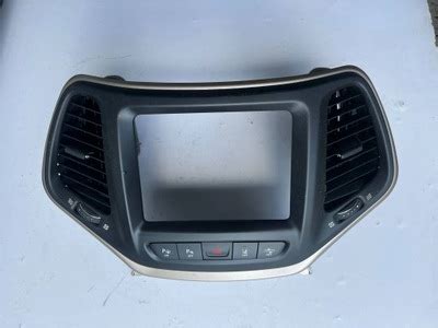 Jeep Cherokee Kl Panel Sterowania Ramka Radia Oficjalne