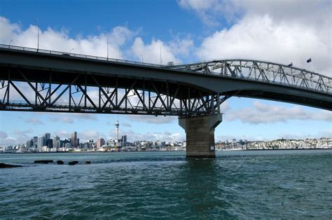 Bungee Jumping from New Zealand's Auckland Harbour Bridge - My Tours ...