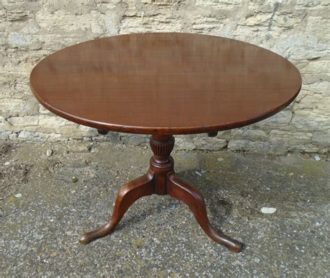 Georgian Antique Mahogany Round Tilt Top Tripod Table 609604