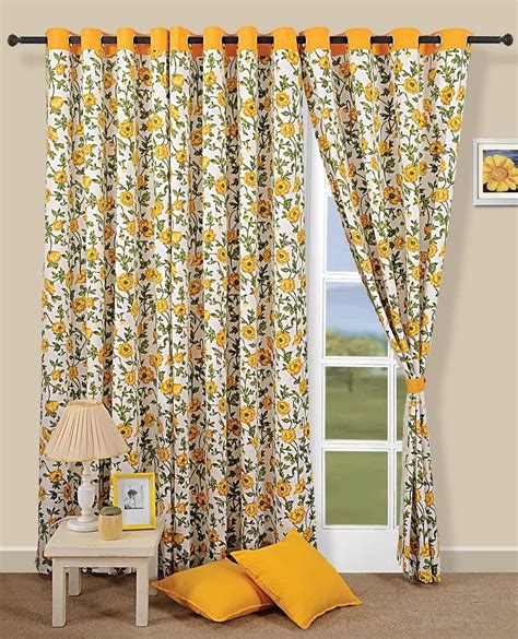 Harmonious Floral Curtain Pattern