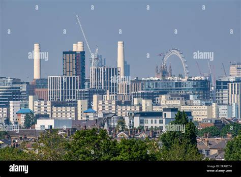 An unusual view from Wandsworth Common of London landmarks -London Eye ...