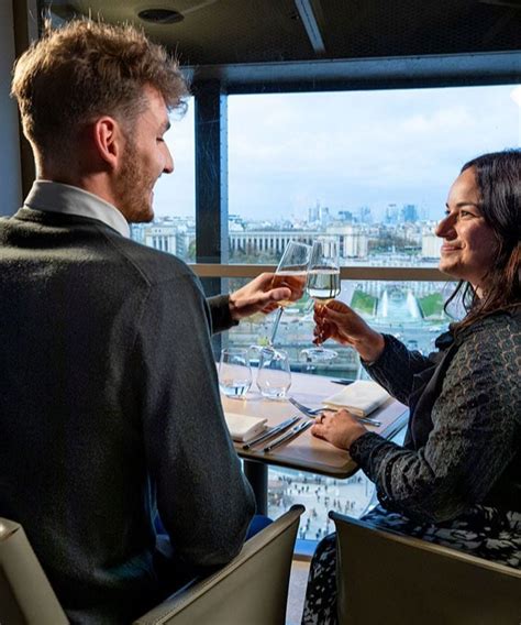 Diner et déjeuner Tour Eiffel tarifs et billets PARISCityVISION