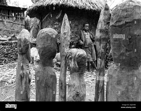 Konso people, Konso village, Naciones, Ethiopia, Africa Stock Photo - Alamy