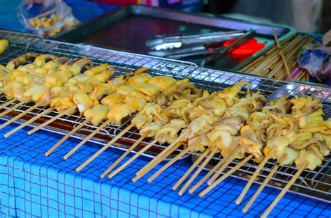 Premium Photo | Thai street food