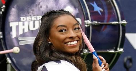 Simone Biles Bares Ripped Abs In White Bikini In Honeymoon Snaps Flipboard