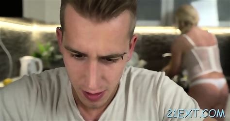 Pretty Mature Blonde Sweetie Franny Craves For Xxl Phallus