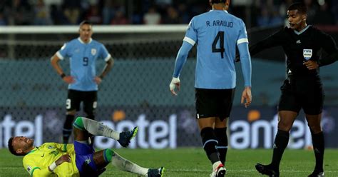 Bastidor vestiário da Seleção Brasileira após derrota para o Uruguai