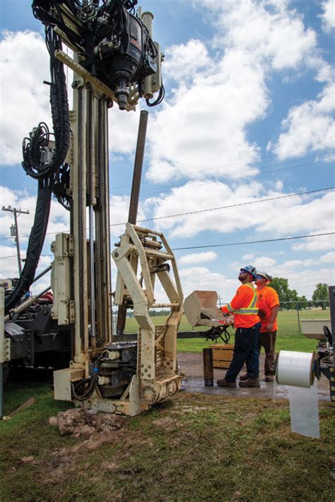 8150LS Sonic Drilling Rig Geoprobe Systems