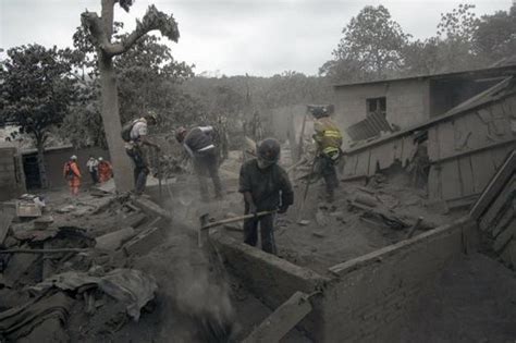 Las brigadas de rescate reanudan búsqueda de los 192 desaparecidos en