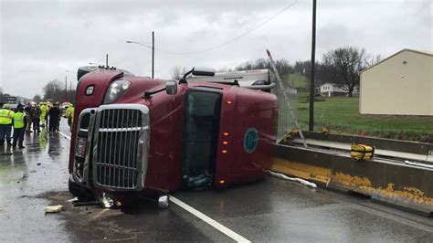 Photos Tractor Trailer Rollover Crash Closes Interstate 70