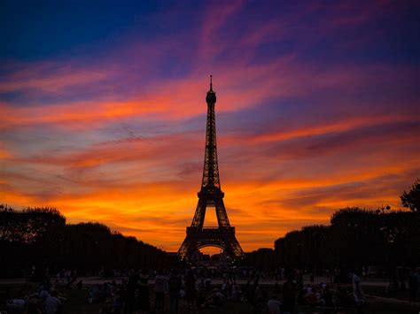 Sunset Eiffel Tower Wallpapers On Wallpaperdog