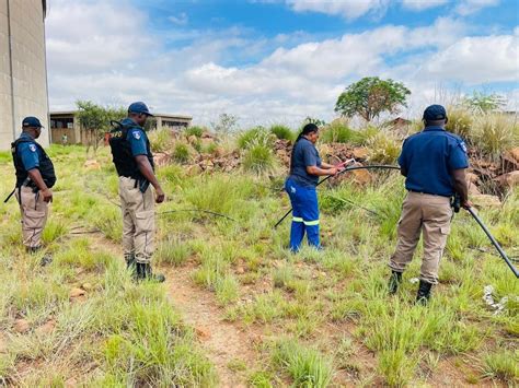 Mabopane Residents Hold Tshwane Staff Hostage Rekord