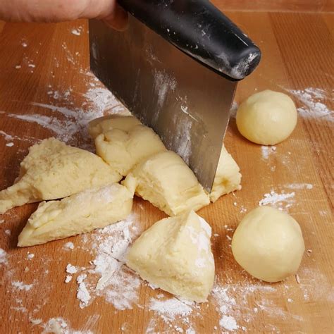 Air Fryer Pan de Yuca [Colombian Cheesy Popover] - This Old Gal