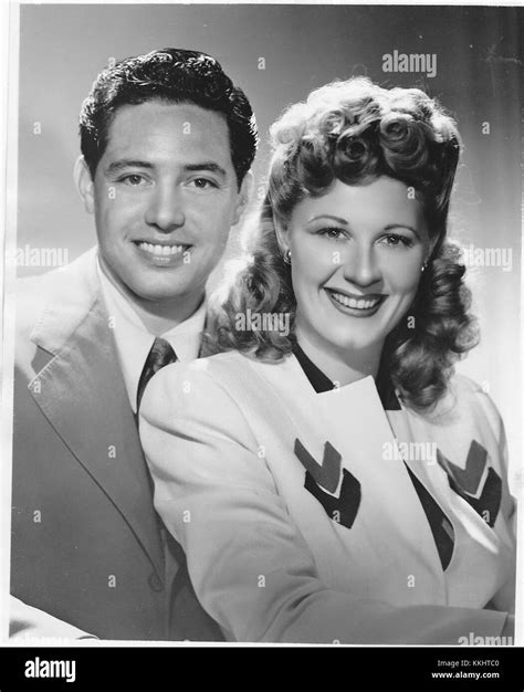 1945 Press Photo Singer Andy Russell And Comedienne Joan Davis On Cbs