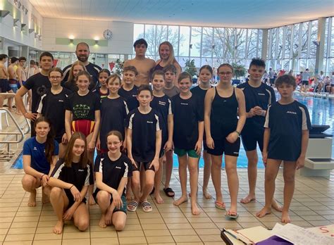 Landesfinale Schwimmen Gute Stimmung im Tübinger Nord Hallenbad