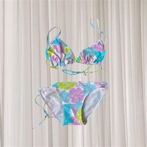 Y K Floral Hibiscus Bikini Set Women S Fashion Swimwear Bikinis Swimsuits On Carousell