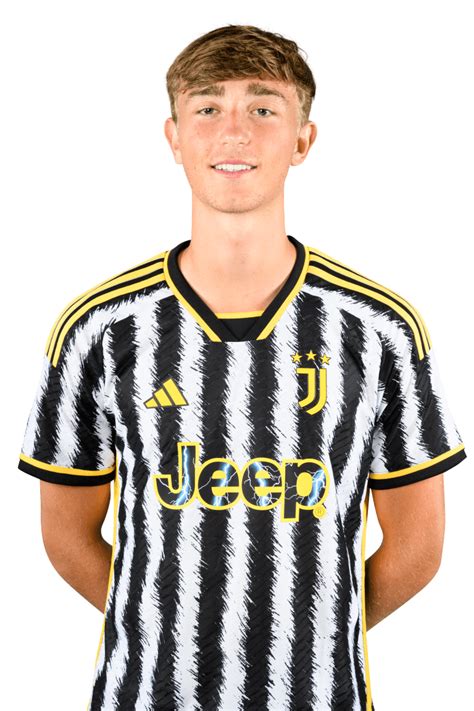 Dean Donny Huijsen Defender Juventus Mens First Team