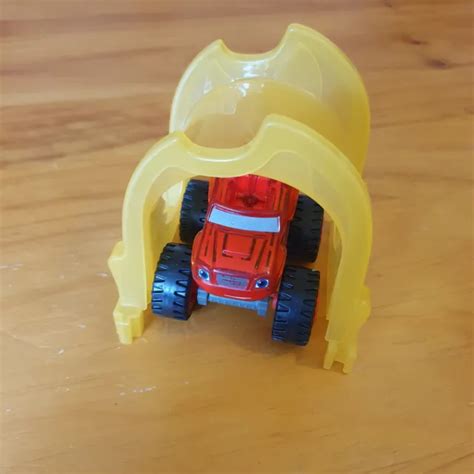 FISHER PRICE NICKELODEON BLAZE The Monster Machines Light Rider