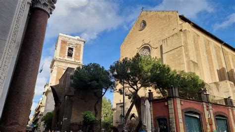 Napoli Tour Autoguidato Dei Monumenti E Del Centro Storico GetYourGuide