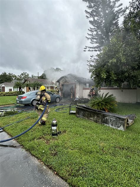 Residentes de Florida enfrentan los estragos del huracán Milton: casas