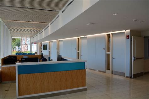 Virtual Tour: Southside Hospital's new emergency department in Bay ...