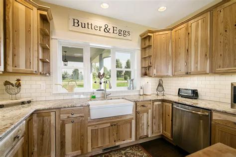 Hickory Kitchen Cabinets (Types & Pros and Cons) - Designing Idea