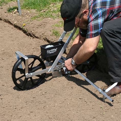 Earthway Precision Garden Seeder 1001 B