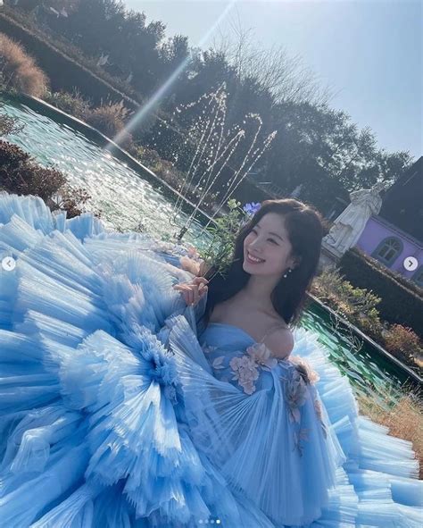 Twices Dahyun Looks Like A Disney Princess In Her Latest Social Media