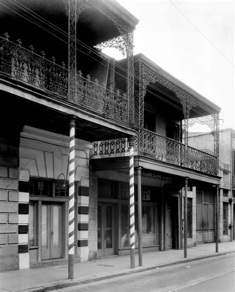 20 Old Fashioned Decorative Iron Porches And Balconies With Some Real Vintage Southern Style