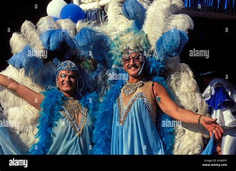 Christopher Street Day Berlin Women Fotos Und Bildmaterial In Hoher