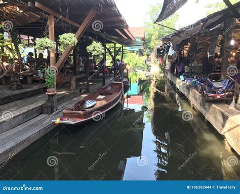 Bang Nam Phueng Floating Market Editorial Stock Image - Image of thai, phueng: 186382444