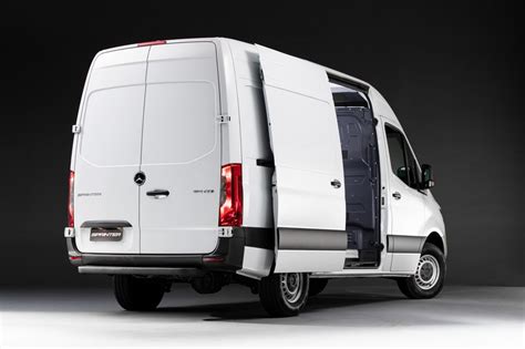 Avaliação andamos no Mercedes Benz Sprinter Furgão 315 CDI Street