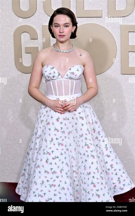 Cailee Spaeny Bei Der Verleihung Der 81 Golden Globe Awards Im Beverly