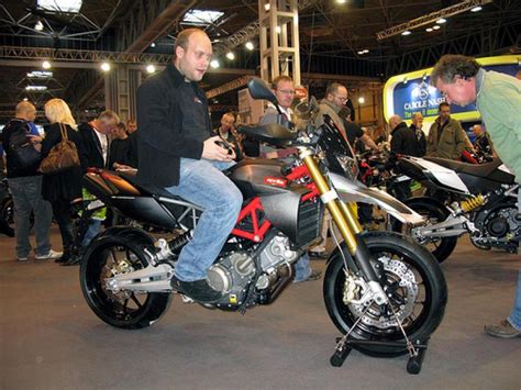 2011 Aprilia Dorsoduro 750 Factory Moto ZombDrive