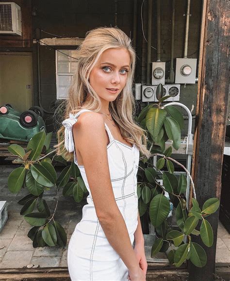 Hannah Godwin 13 Things To Know About The Bachelor Star Colton