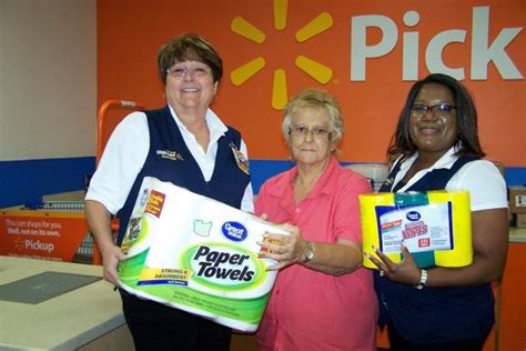 Walmart gives to Eunice Elementary | Eunice News