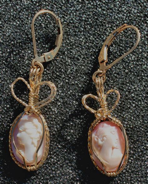 Vintage Pink Conch Shell Cameo Earrings Vintage Pink Shells Earrings