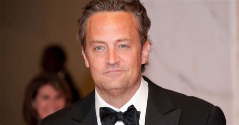 Matthew Perry Apologizes To Keanu Reeves For Memoir Comments 92 9 The