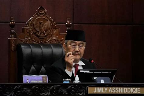 Usai Putusan MKMK Gibran Tetap Cawapres Jimly Asshiddiqie Yang Tidak