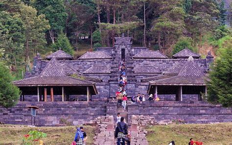 Candi Cetho Sejarah Harga Tiket Masuk Dan Lokasi