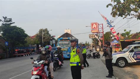 Jumlah Kendaraan Arus Balik Mudik Di Jalur Pantura Kudus Meningkat