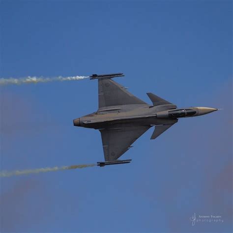 The Swedish Air Force Gripen with an amazing display against very ...