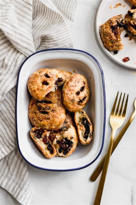 Eccles Cakes Flaky Puff Pastry Filled With Spiced Currants And Golden Raisins Food And Table