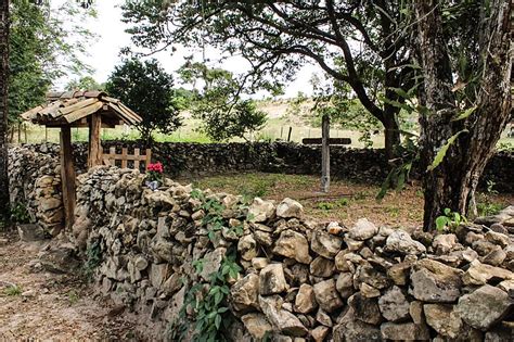 Santa Luzia Cemitério dos Escravos ipatrimônio