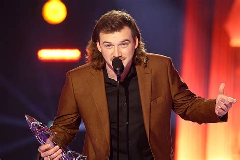 Morgan Wallen Wins New Artist Of The Year At The 2020 Cma Awards