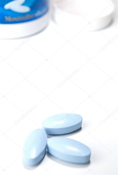 Pills - blue painkillers isolated on white — Stock Photo © lightpoet ...