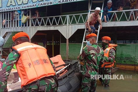 TNI AU Bantu Korban Bencana Di Sulbar Dan Kalsel Republika Online